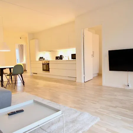 Apartman Beautiful 3-bed In Canal W Balcony *
