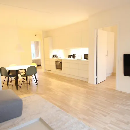 Beautiful 3-bed In Canal W Balcony Apartman *